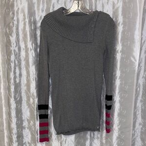American Eagle Outfitters Gray Sweater Women’s Size Medium 🔥 C2